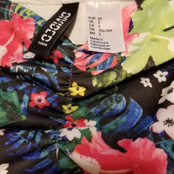 H&M dress - Picture 3 of 3